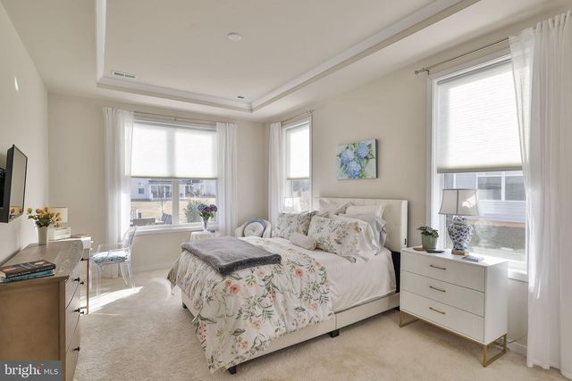 6822 SYCAMORE DR, Bath, PA 18014