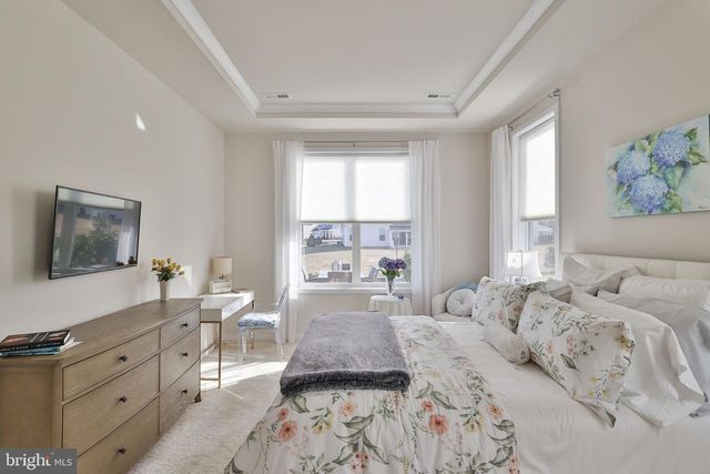 6822 SYCAMORE DR, Bath, PA 18014