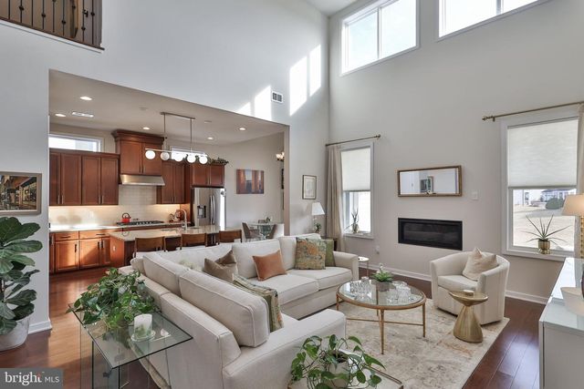 6822 SYCAMORE DR, Bath, PA 18014