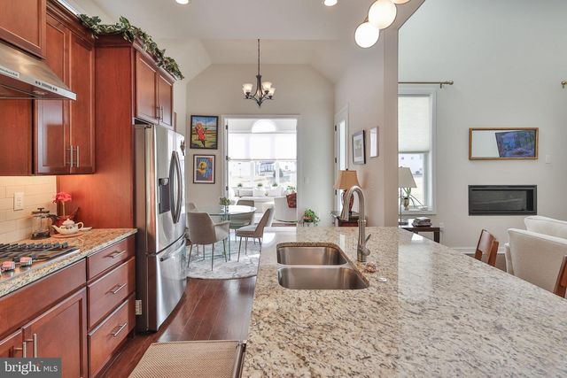 6822 SYCAMORE DR, Bath, PA 18014