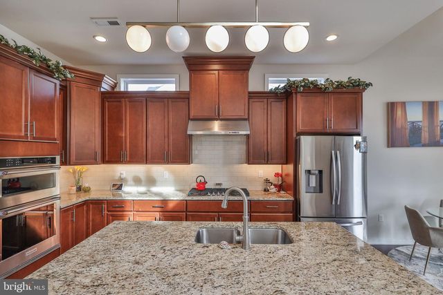 6822 SYCAMORE DR, Bath, PA 18014