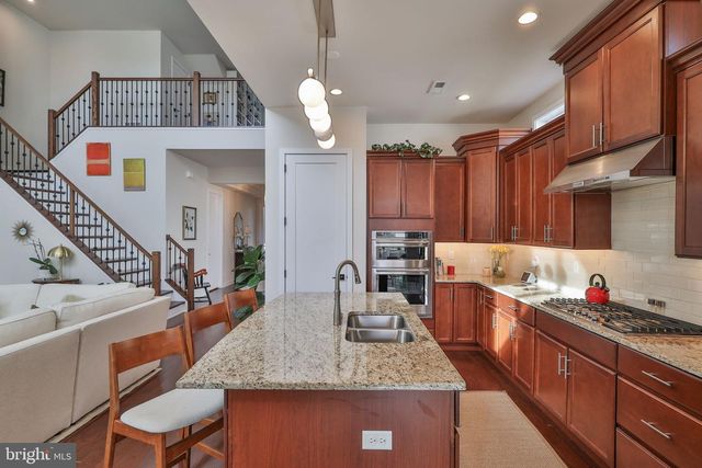 6822 SYCAMORE DR, Bath, PA 18014