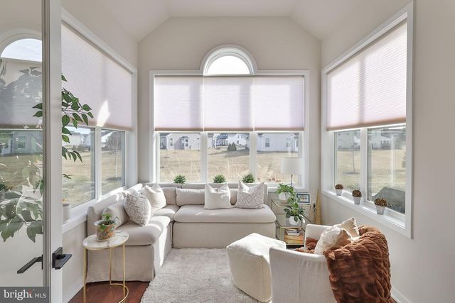 6822 SYCAMORE DR, Bath, PA 18014