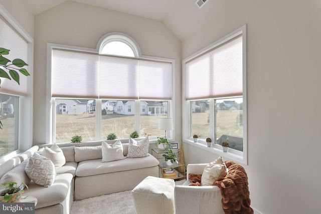 6822 SYCAMORE DR, Bath, PA 18014