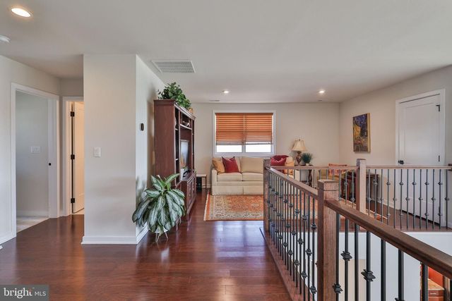 6822 SYCAMORE DR, Bath, PA 18014