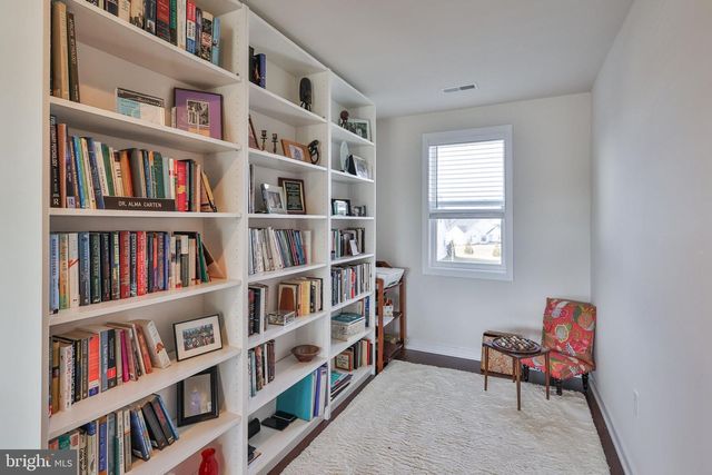 6822 SYCAMORE DR, Bath, PA 18014