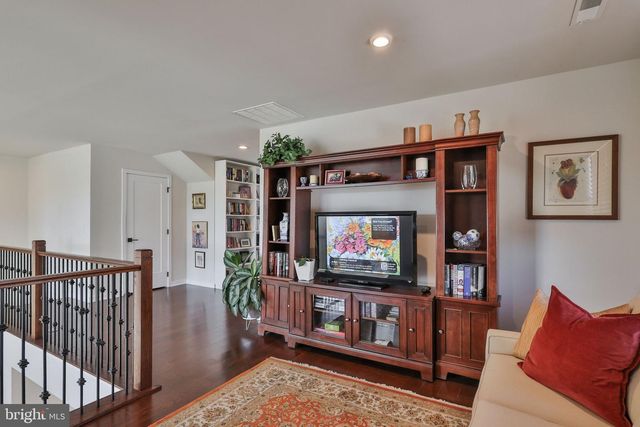 6822 SYCAMORE DR, Bath, PA 18014