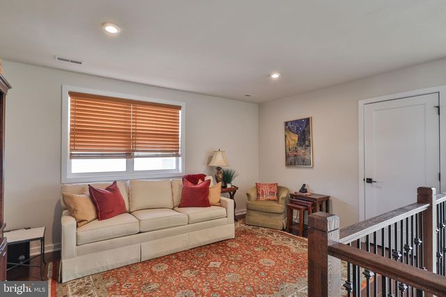 6822 SYCAMORE DR, Bath, PA 18014