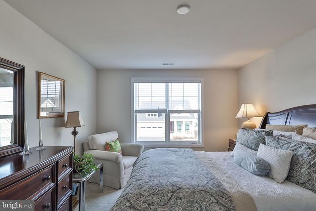 6822 SYCAMORE DR, Bath, PA 18014