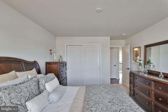 6822 SYCAMORE DR, Bath, PA 18014