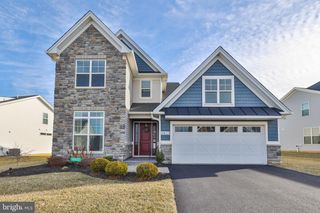 6822 SYCAMORE DR, Bath, PA 18014