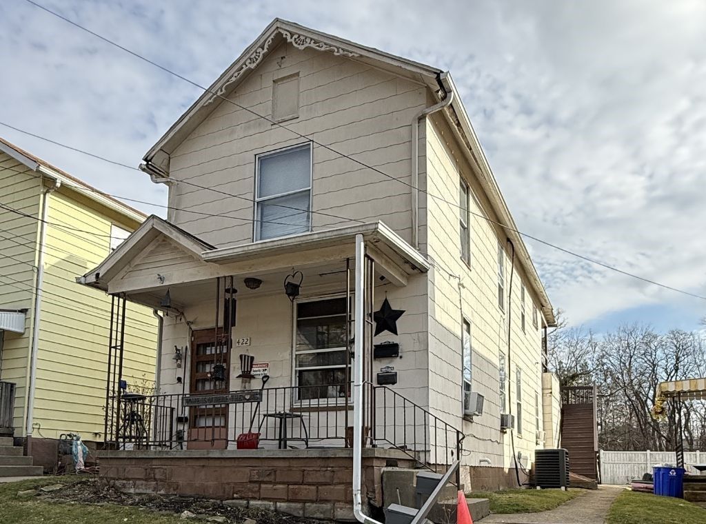 422 E Division St, New Castle, PA 16101