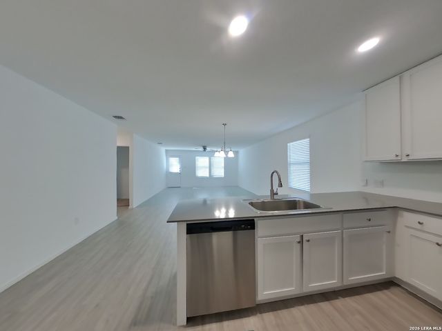 5715 Vista, San Antonio, TX 78242