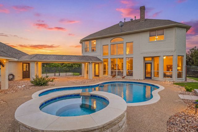 6901 Running Deer Court, Granbury, TX 76049