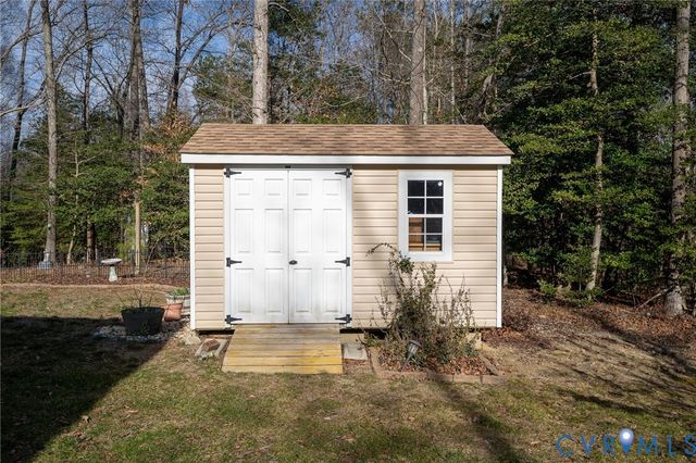 6186 Fawnlake Ct, New Kent, VA 23124