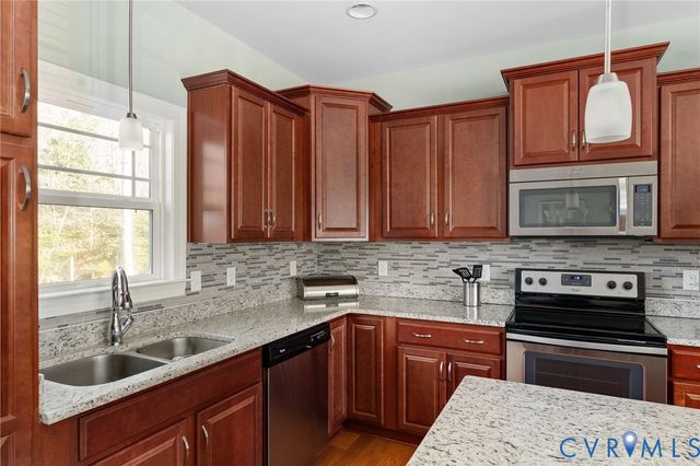 6186 Fawnlake Ct, New Kent, VA 23124