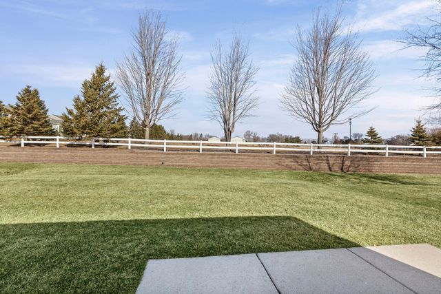 3204 Comstock Court, Mundelein, IL 60060