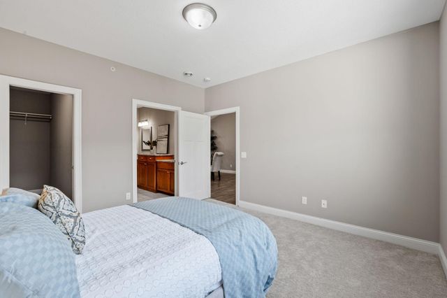 620 Liberty Way, Vadnais Heights, MN 55127