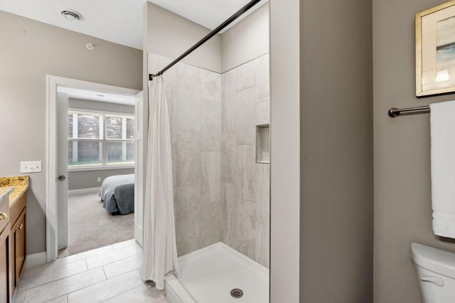 620 Liberty Way, Vadnais Heights, MN 55127