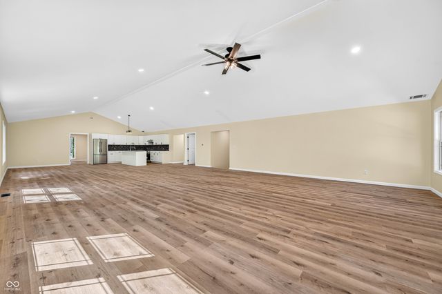 85 Pine Hills Drive, Nashville, IN 47448