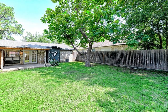 810 Waikiki Drive, Garland, TX 75043