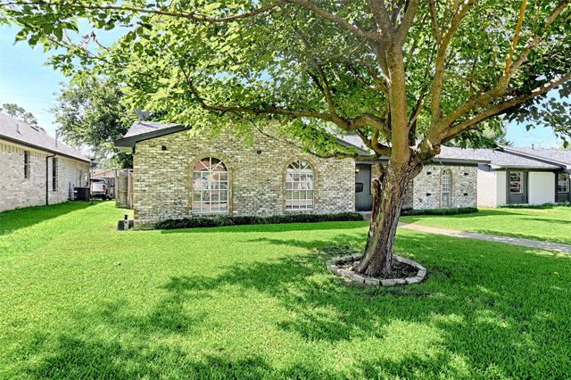 810 Waikiki Drive, Garland, TX 75043