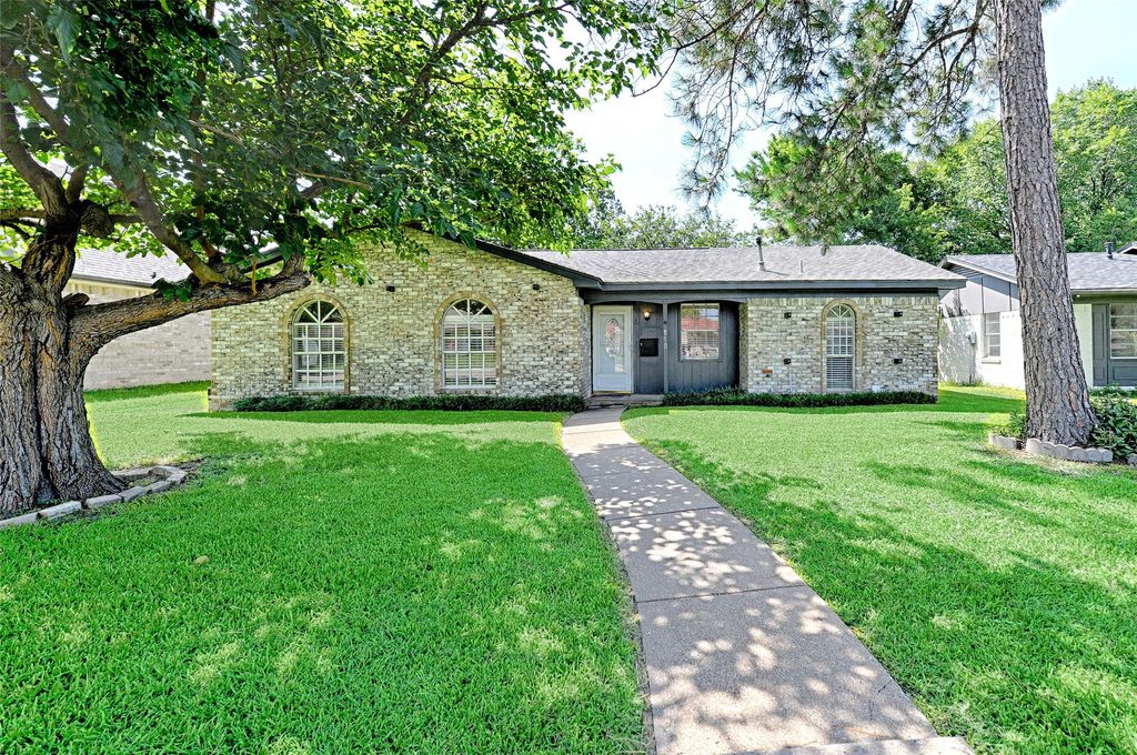 810 Waikiki Drive, Garland, TX 75043