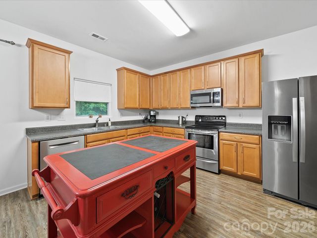 2306 Nettleton Court, Matthews, NC 28105