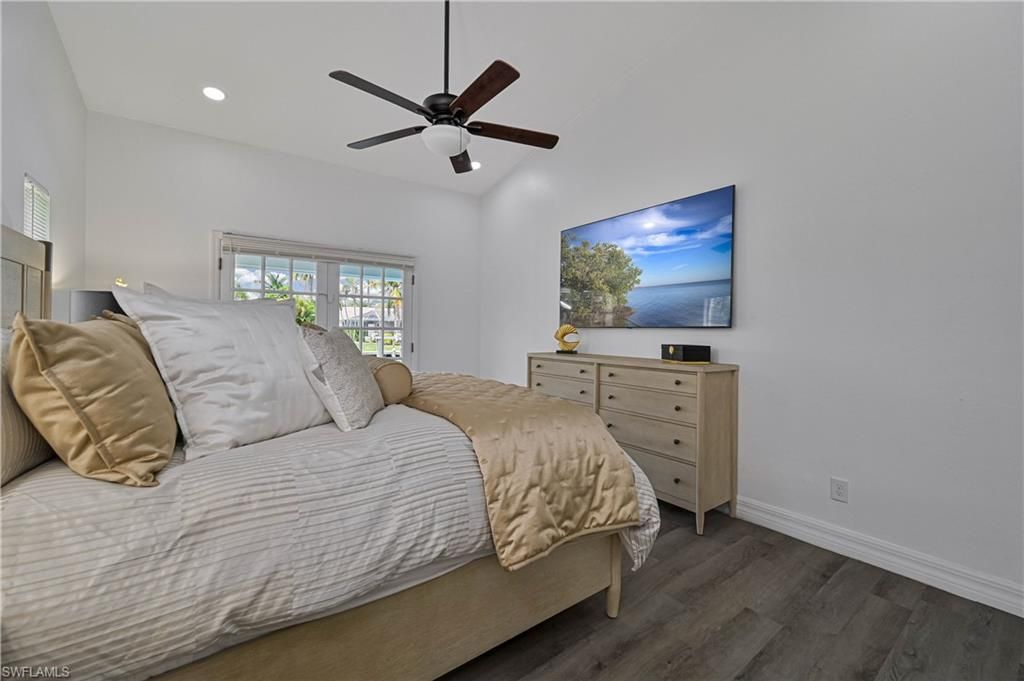 Image 28 of property listing at 1106 SE 23rd PL, Cape Coral, FL 33990