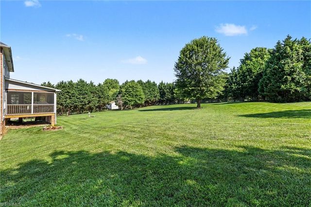 563 Garden Valley Drive, Winston-salem, NC 27107