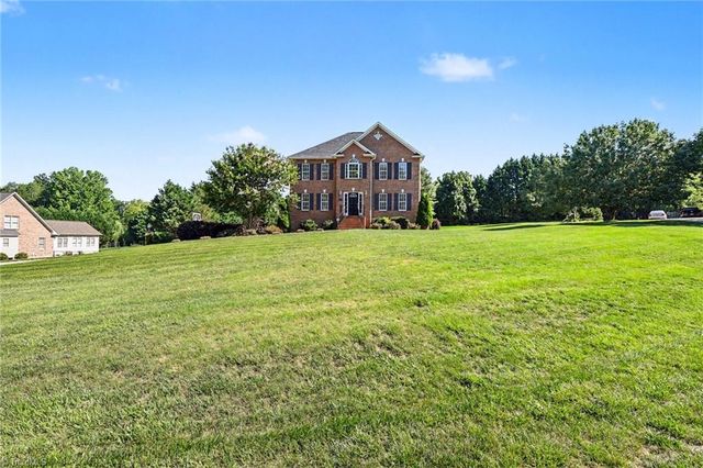 563 Garden Valley Drive, Winston-salem, NC 27107