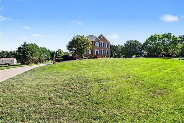 563 Garden Valley Drive, Winston-salem, NC 27107