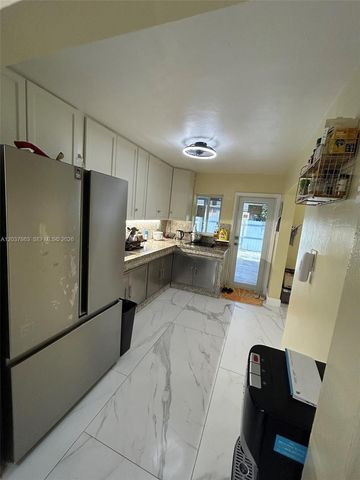 5157 NE 5th Avenue 1, Oakland Park, FL 33334