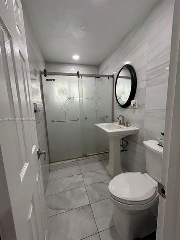 5157 NE 5th Avenue 1, Oakland Park, FL 33334