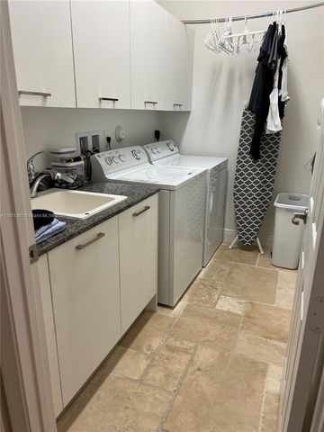 5172 NW 84th Ave, Doral, FL 33166