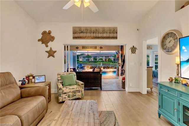 8654 Mustang DR 8, Naples, FL 34113