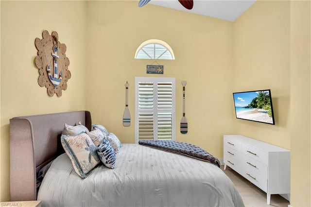 8654 Mustang DR 8, Naples, FL 34113