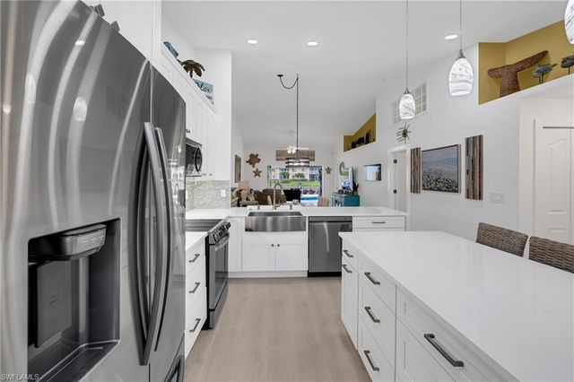 8654 Mustang DR 8, Naples, FL 34113