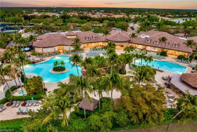 8654 Mustang DR 8, Naples, FL 34113