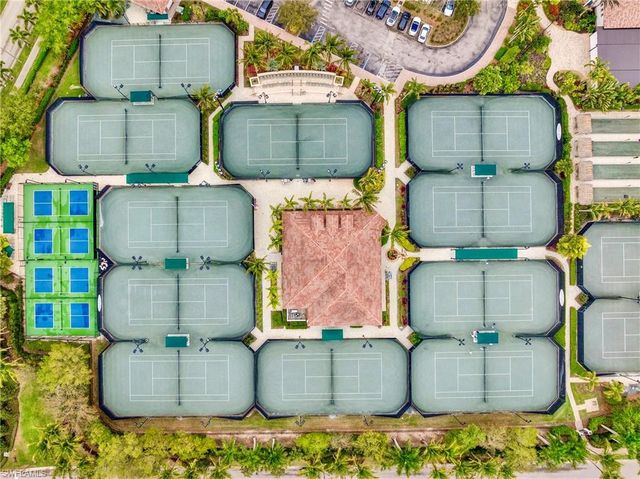 8654 Mustang DR 8, Naples, FL 34113