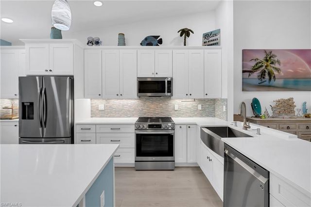 8654 Mustang DR 8, Naples, FL 34113