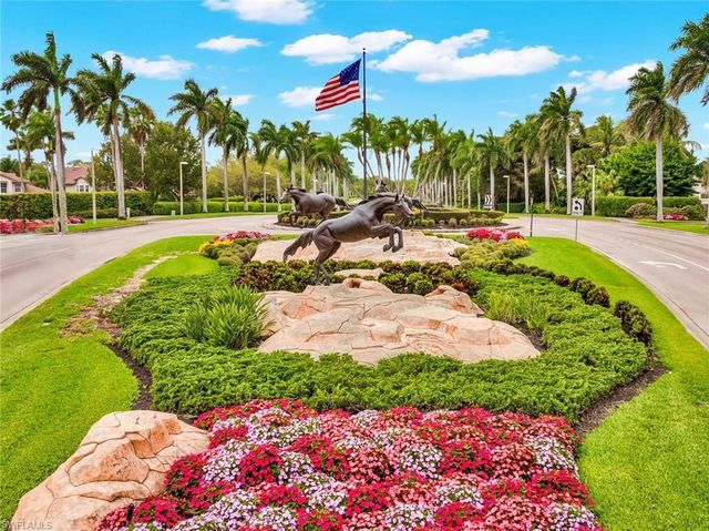 8654 Mustang DR 8, Naples, FL 34113