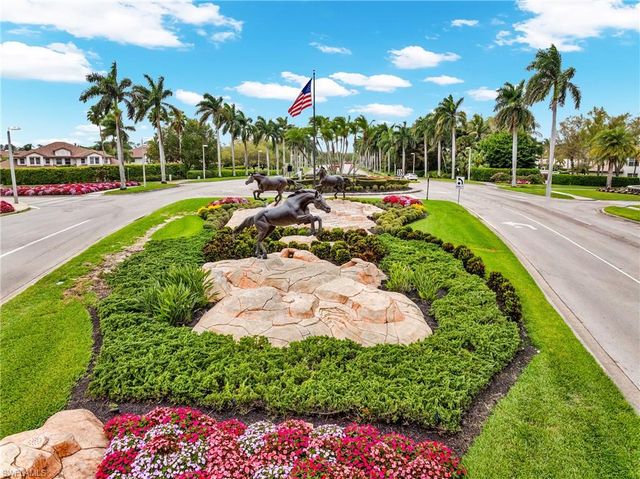 8654 Mustang DR 8, Naples, FL 34113