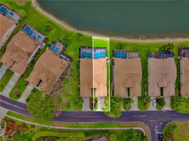 8654 Mustang DR 8, Naples, FL 34113