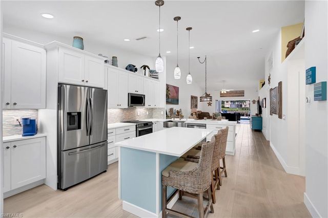 8654 Mustang DR 8, Naples, FL 34113