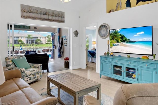 8654 Mustang DR 8, Naples, FL 34113