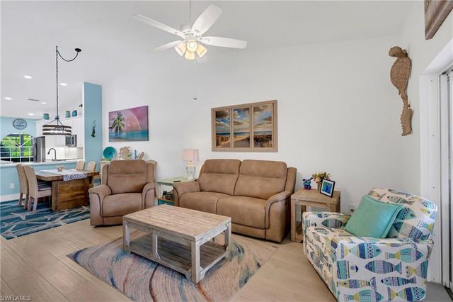 8654 Mustang DR 8, Naples, FL 34113