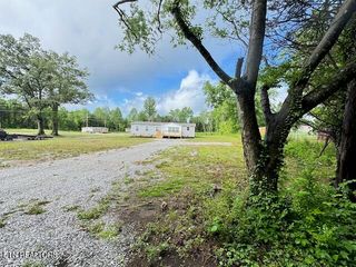 724 Old Cemetery Rd, Madisonville, TN 37354