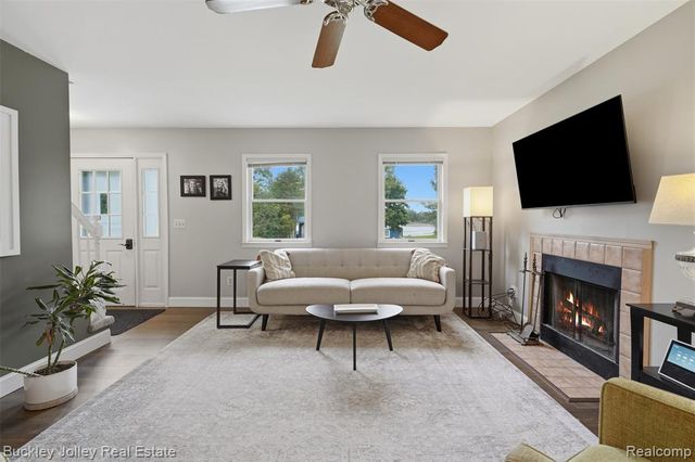 3315 Charlotte Drive, Brighton, MI 48114
