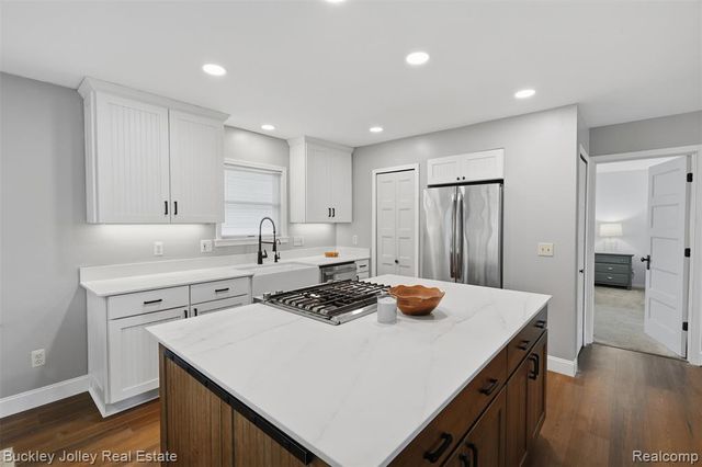 3315 Charlotte Drive, Brighton, MI 48114